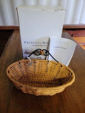 Princess House Natural Tan Woven Basket with Decorative Metal Handle (116)